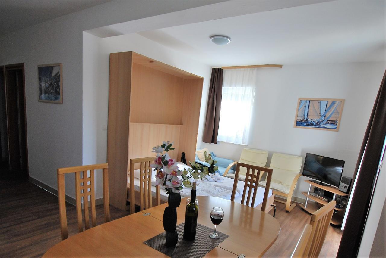 Nautica Apartments بيتينا المظهر الخارجي الصورة